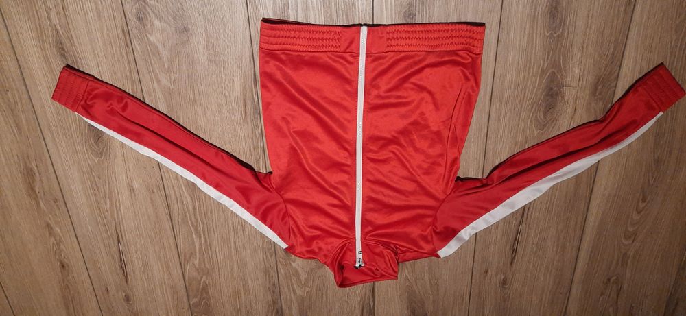 Czerwona bluza. Stan bardzo dobry.