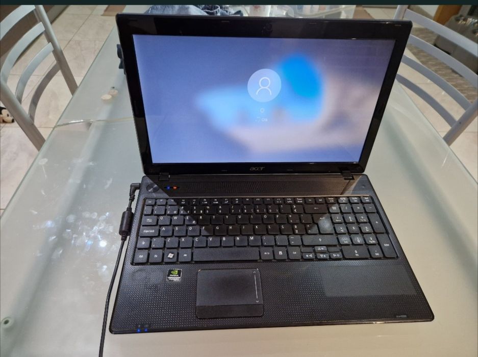 Port%C3%A1teis+stock+off64283899723649124