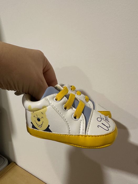 Sapatilhas Brancas / Amarelas Winnie Pooh (Nº 14/15)
