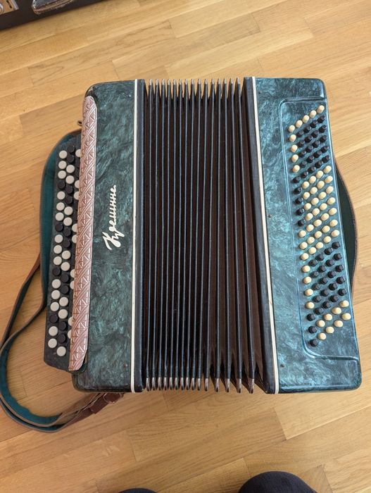 Баян Кремінне в робочому стані