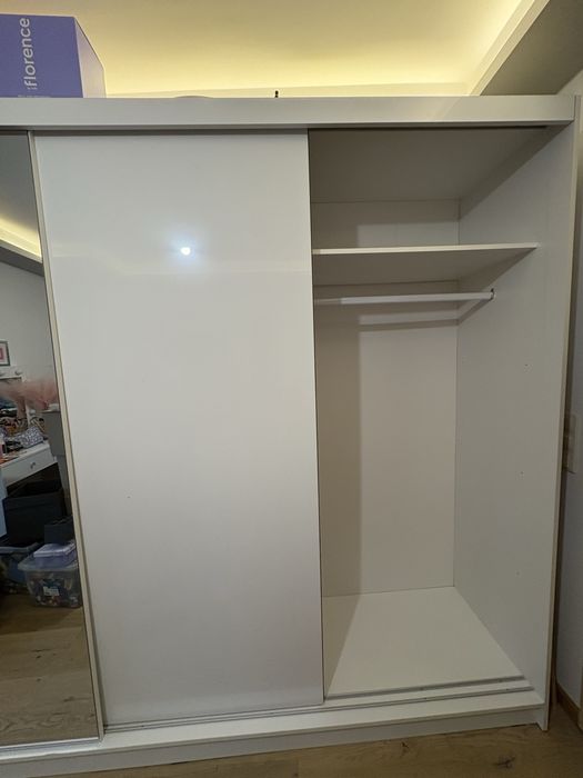 Szafa duza, biala, drzwi przesuwne, z lustrem 250 cm
