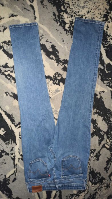 Spodnie dżinsy jeans Lévi-Strauss 712 slim rozmiar 28