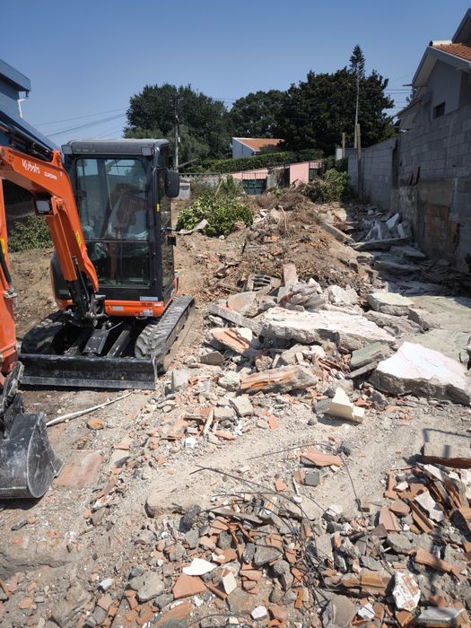 Demolição, limpeza de terrenos, escavação