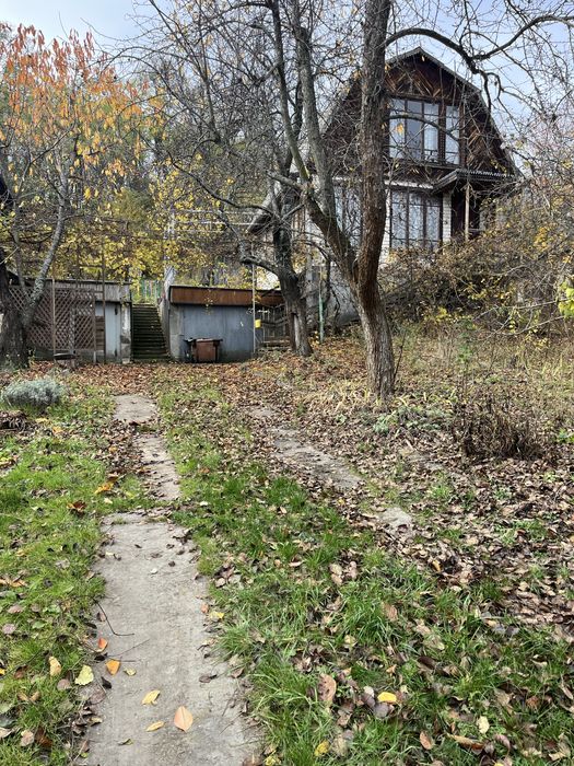 Дача зі Зручностями, Каміном та Грубою