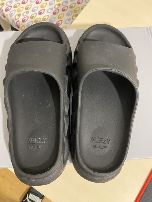 Klapki firmy Adidas Yeezy