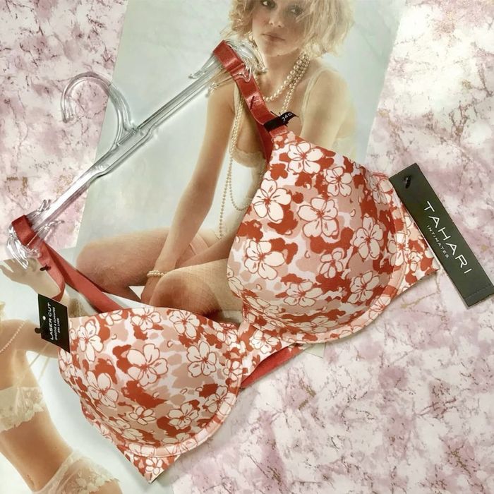 Бюстгалтери, трусики, жіноча білизна відомих брендів