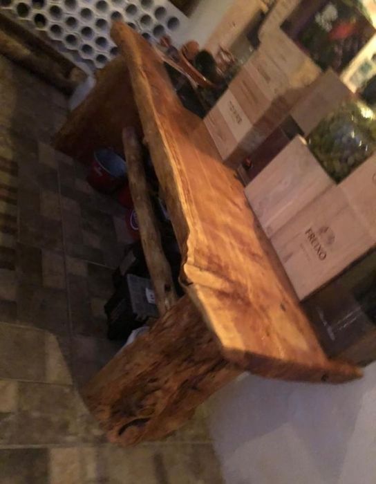 Mesa refeição ou sala, rústica. Peça única e irrepreensível