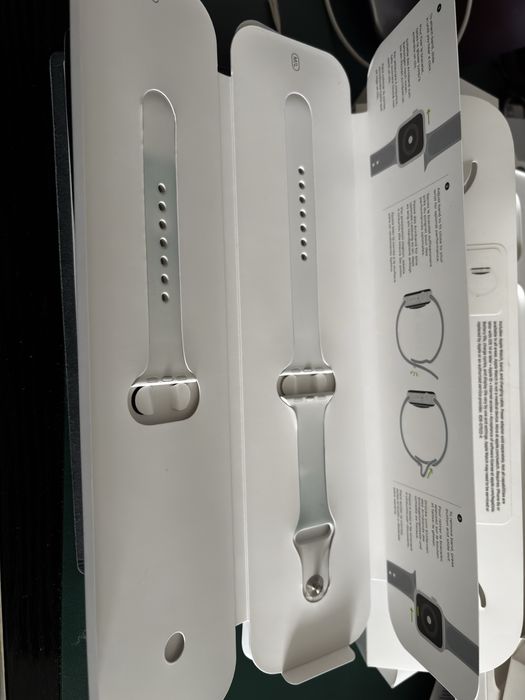 Apple Watch SE (1st gen)40 ммSilver  - ідеальний стан,повний комплект