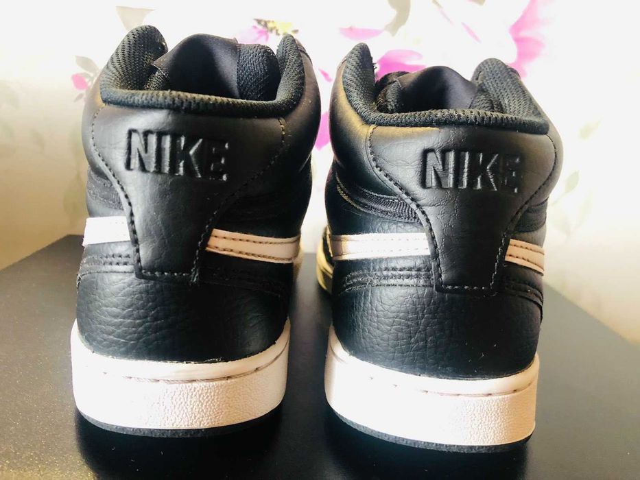 Кросівки жіночі Nike Court Vision Mid р.38