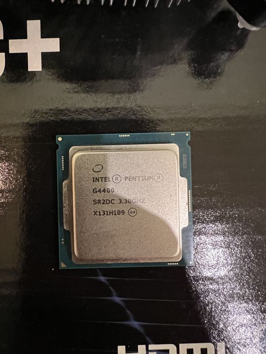 Процессор Intel Pentium G4400 3.3 GHz s1151, кулер Intel