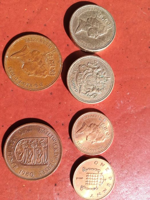 moedas de reais e escudos dos anos 1757 a 2000