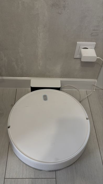 Робот пилосос  Vacuum-Mop Essential