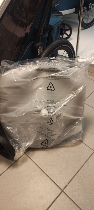 tylne koło wózka przyczepki rowerowej Thule Chariot Cross Lite Cab2