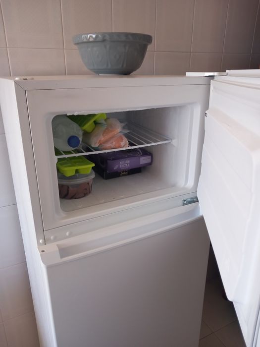 Frigorífico TEKA FTM240 F 2 PORTAS