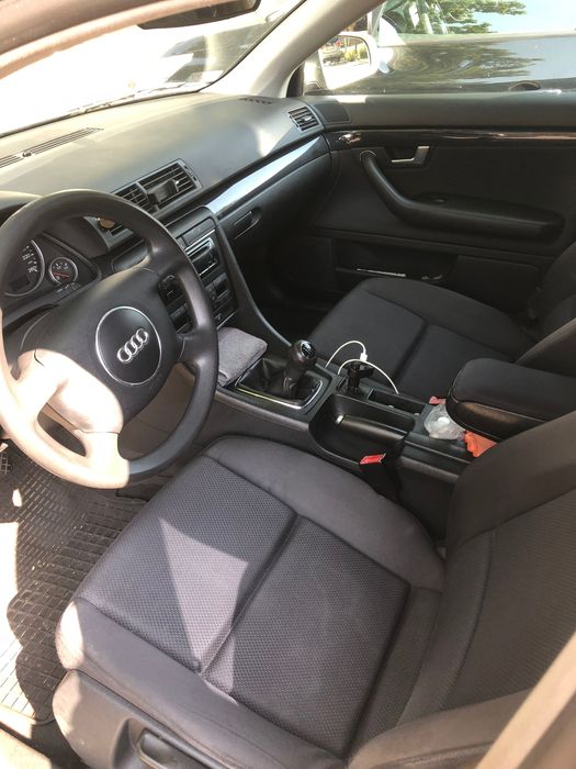 Samochód Audi A4b6 benzyna.