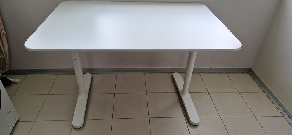 Secretária Ikea altura regulável