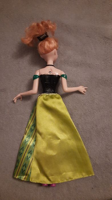 Śpiewająca lalka księżniczka Anna