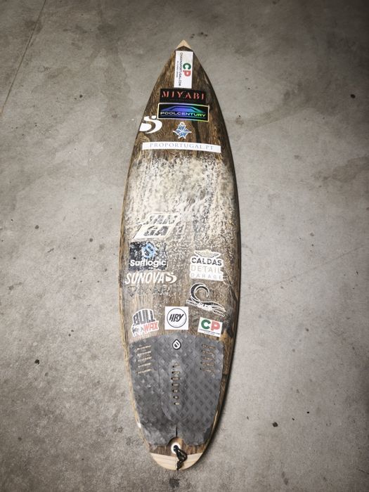Prancha de surf marca Sunova 6'0