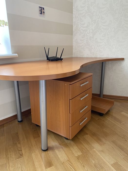 Рабочий стол, тумба, подставка для ПК