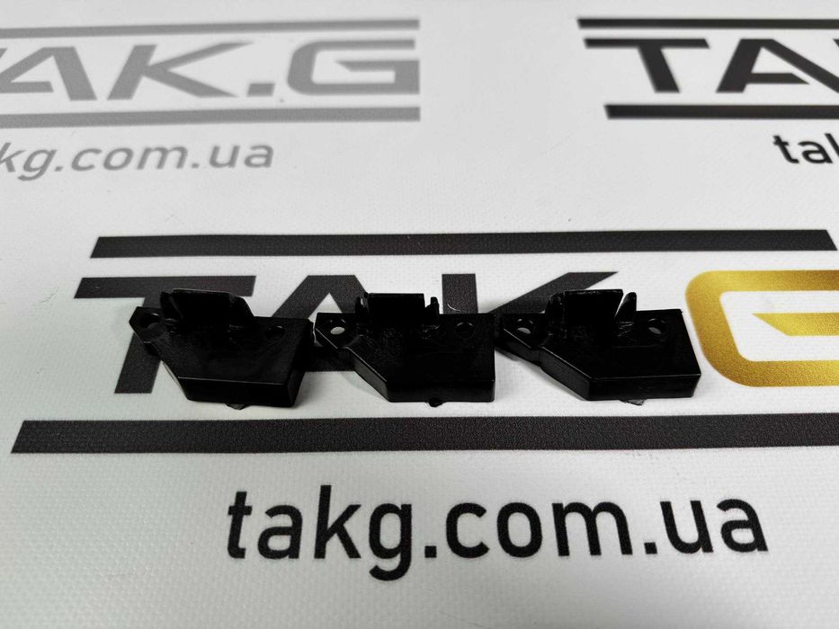 Кронштейн переднього бампера крила телевізору Tesla Model 3 Highland