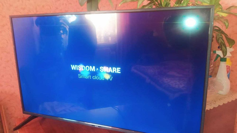 Продам Телевизор AKAI 43" FullHD