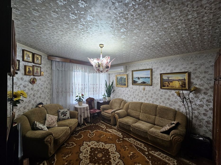 Продам 4х комнатную квартиру на ул.Литейной