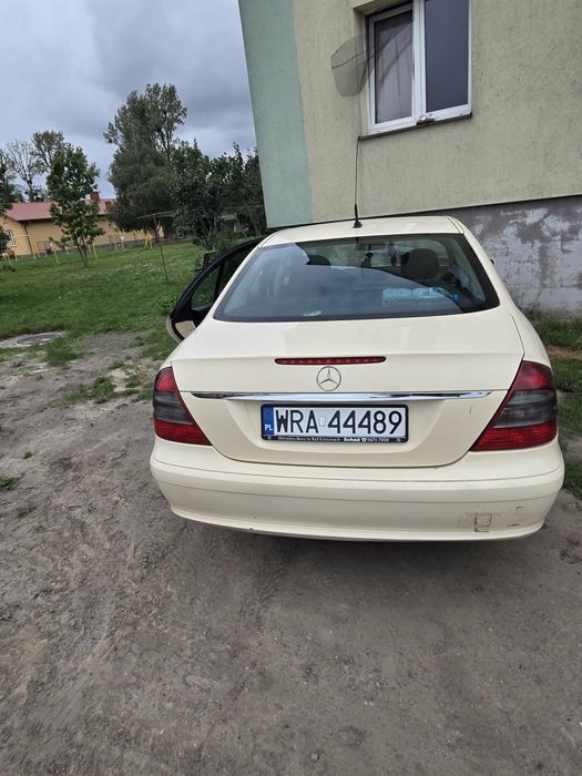 Sprzedam samochód  jest normalnym stane.