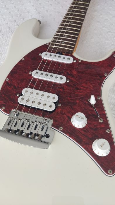 Sterling Cutlass Clássic CT 30 HSS