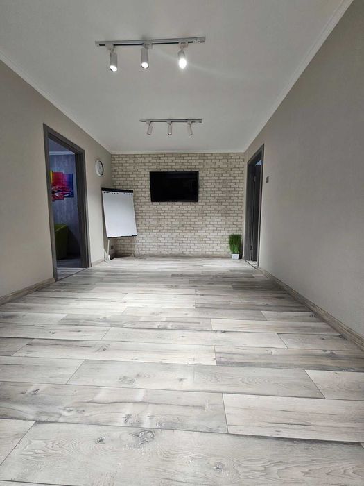 Продам офис 45 кв.м. Бочарова 6