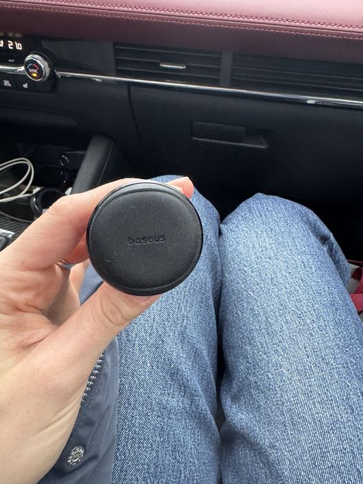 Uchwyt magnetyczny na telefon