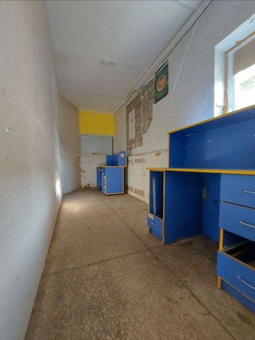 Комерційне Приміщення на Закритій Території 7 соток