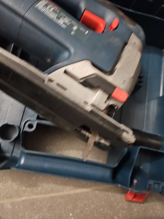 Bosch Wyrzynarka GST 135 BCE 720W nowa 900zl.