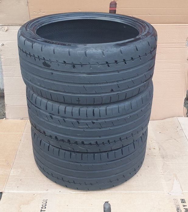 Yokohama ADVAN Apex v601 255/35R19 96Y