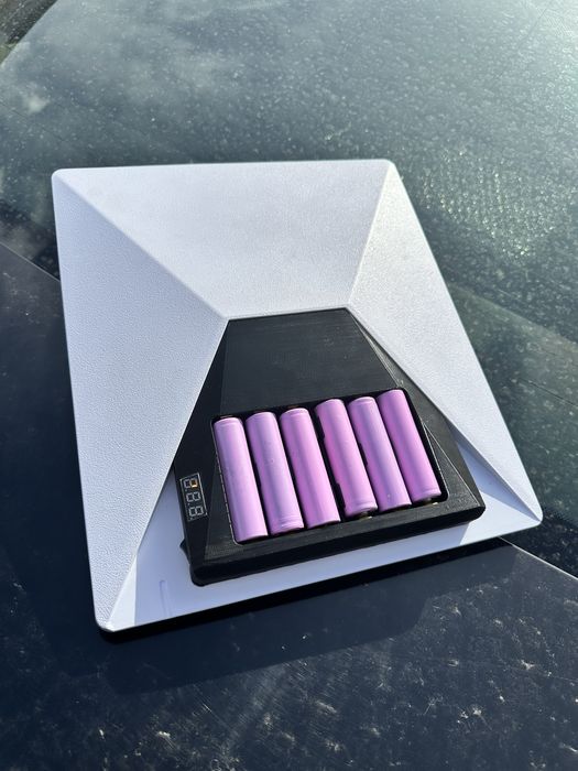 Вбудований Power Bank для Starlink MINI