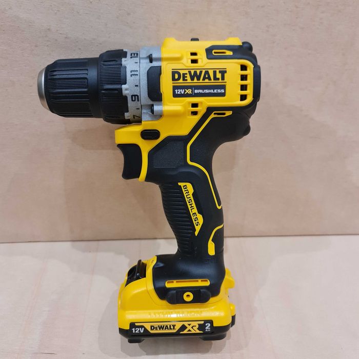 136. DeWalt XR 12V DCD701D2 + 2 Baterias 2.0Ah + Carregador + Mala TSTAK