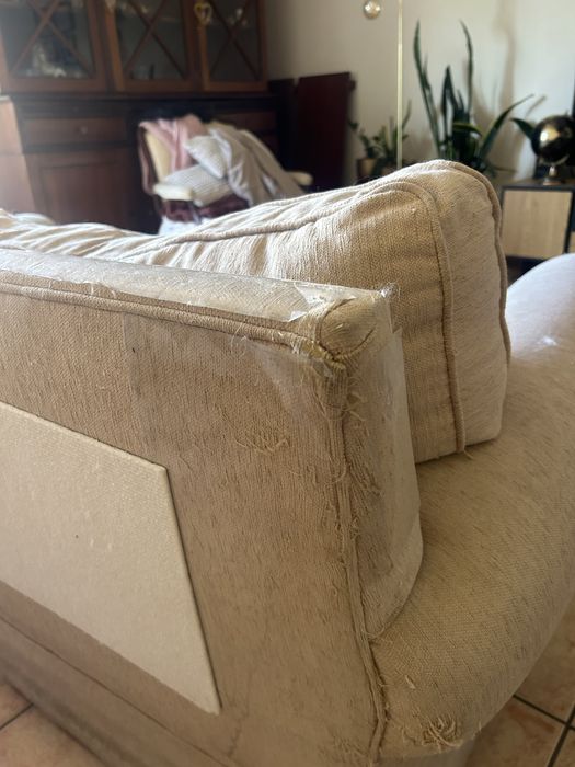 Sofa de 2 lugares com Puff