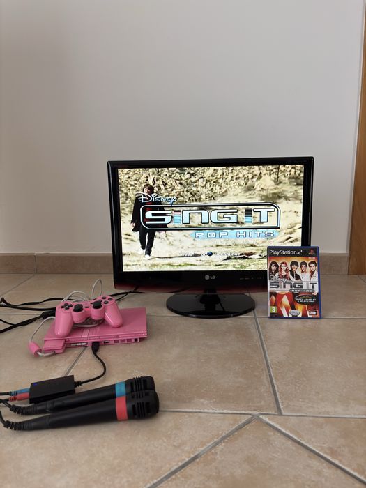 PS2 Slim Rosa Completa — Estado Impecável, Sem Riscos + 4 Buzzers + SingStar