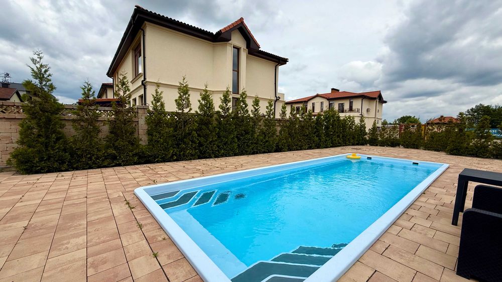 Без%.Продаж дуплекса в КМ "Фонтан",є басейн,барбекю. Підгірці.3 сотки