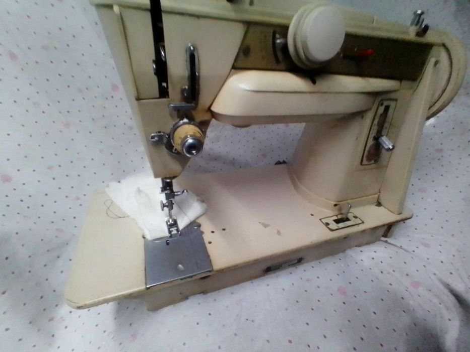 Máquina da Singer costura