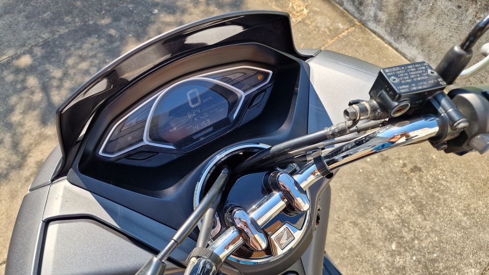 Honda PCX 125 + Mala GIVI 29L