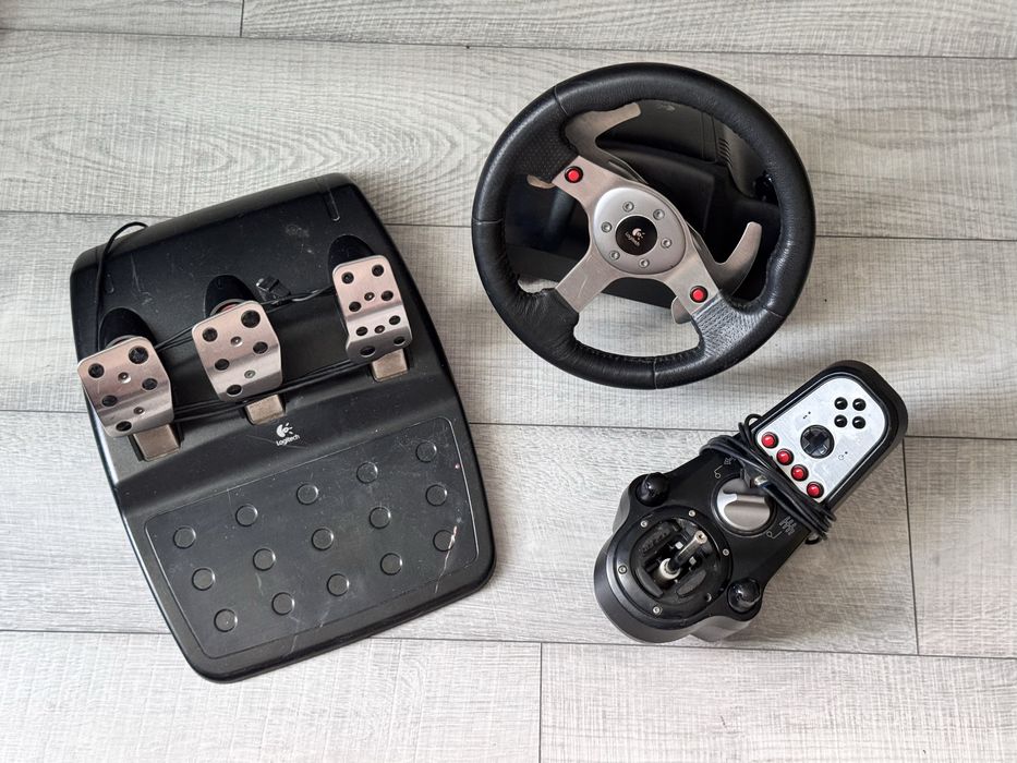 руль Logitech G25