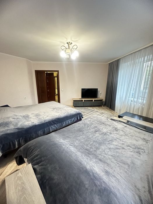 2-км квартира цент оренда погодинно, подобово, потижнево