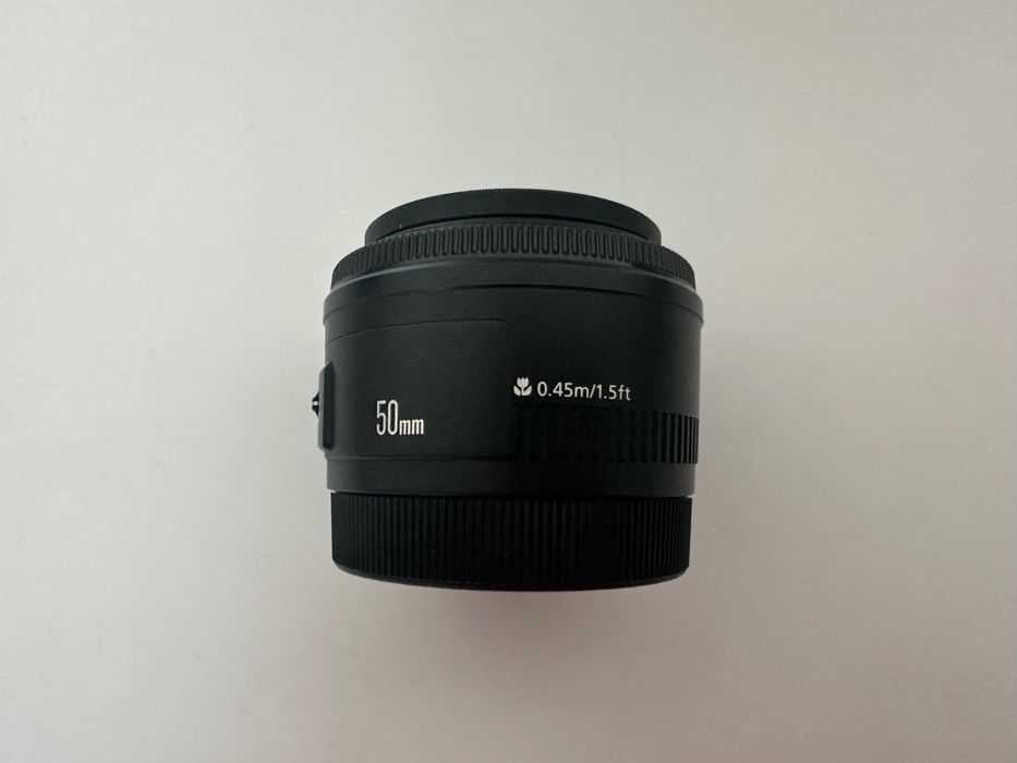 объектив canon 50mm f 1.8 з фільтром