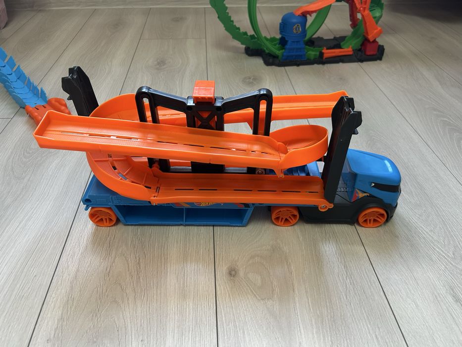 Hot Wheels великий автовоз трансформер трек оригінал Mattel