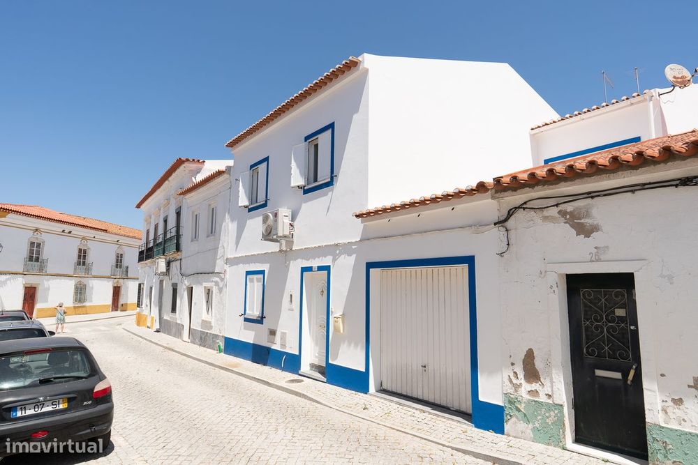 Moradia T4 | Garagem, Quintal e Terraço | Vimieiro | Alentejo