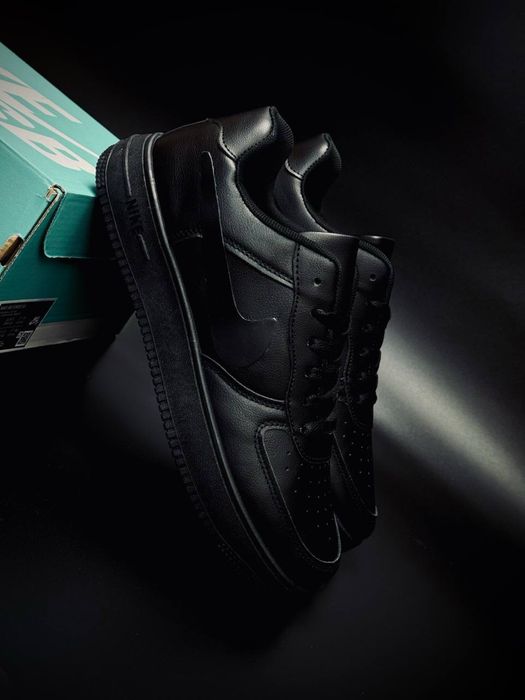 Кожаные черные  кросовки мужские подростковые Nike Air Force 1 black classik low лето / стильные класические красивки найк