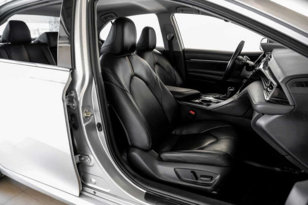 Toyota Camry Xle      2020