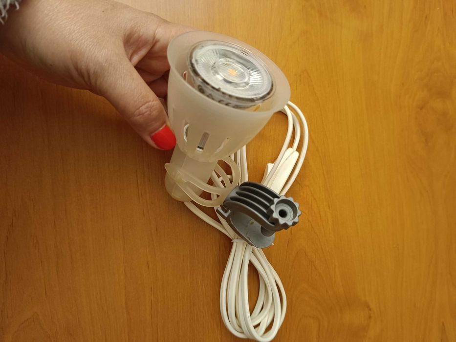 Foco de luz com lâmpada incluída