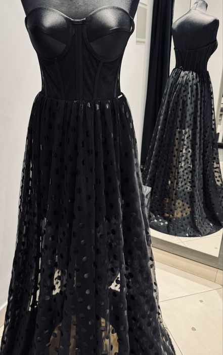 Sukienka czarna w grochy