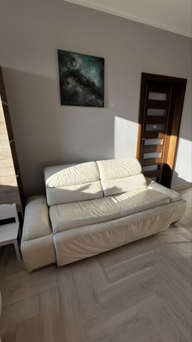 Skórzana kanapa z funkcją spania